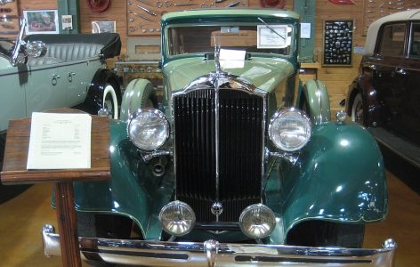 1024px-Packard_1934_Sedan_at_Ft_Lauderdale_Antique_Car_Museum