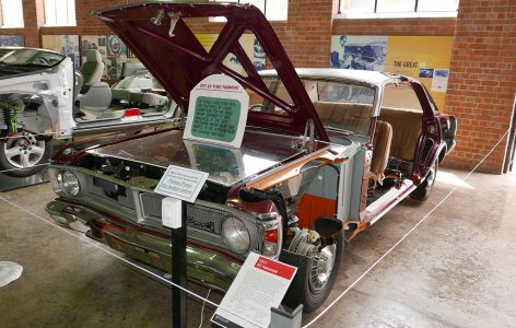 Geelong-museum-of-motoring-1971-Ford-Fairmont