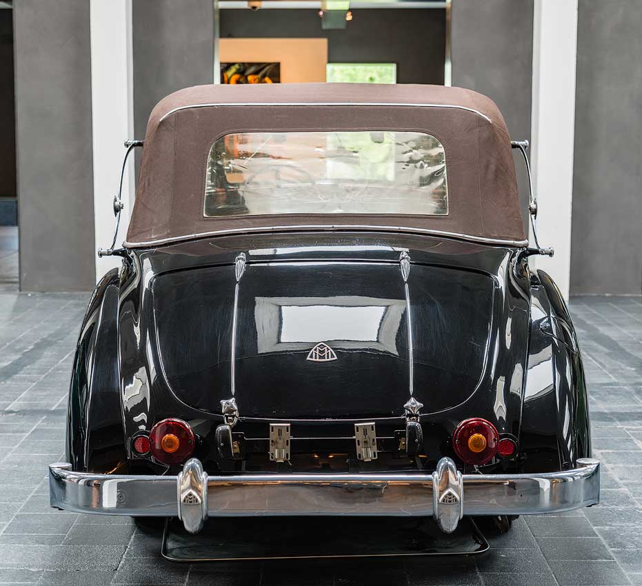 Maybach SW 38/42 Sport-Cabriolet (SchwingachsWagen), 1939, Coachbuilder Spohn: Maybach Car Museum | Museum für historische Maybach-Fahrzeuge, Neumarkt in der Oberpfalz, Germany [2018]